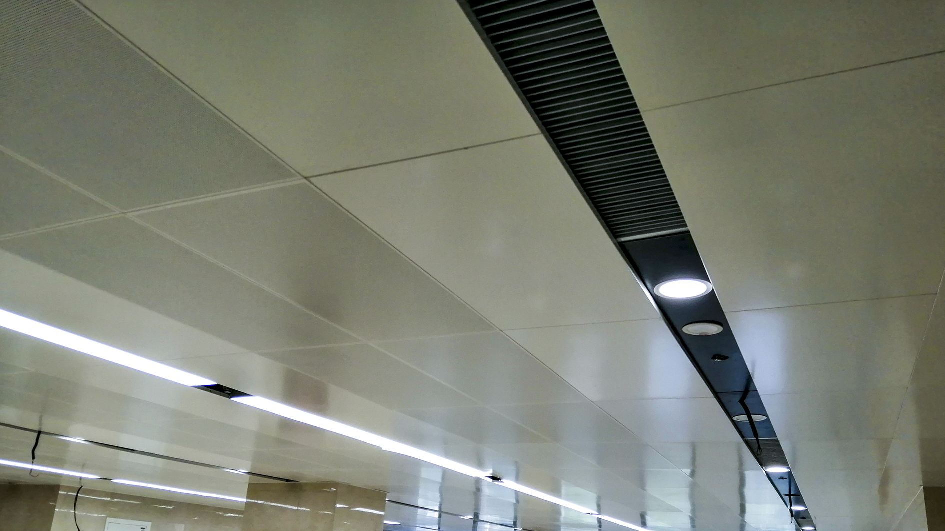 山東濟(jì)南公共資源交易中心設(shè)計(jì)案例、裝修效果圖